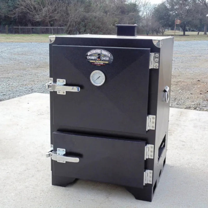 Backwoods Smoker Chubby 3400 charcoal smoker front