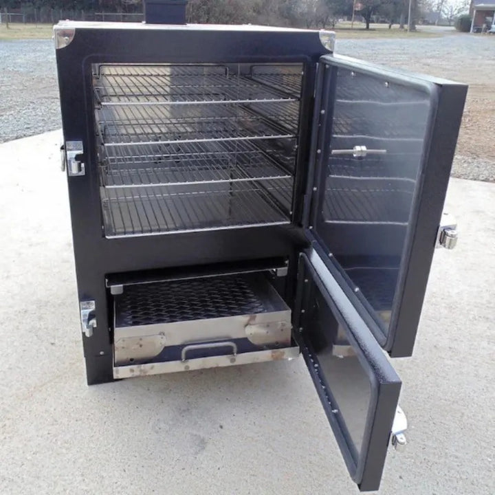 Backwoods Smoker Chubby 3400 charcoal smoker interior