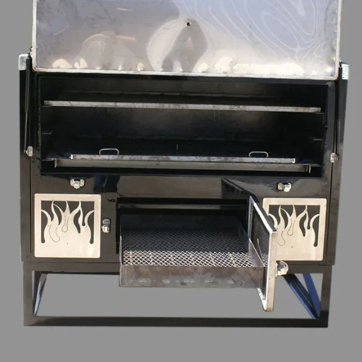 Backwoods Smoker Competition Hog charcoal smoker interior