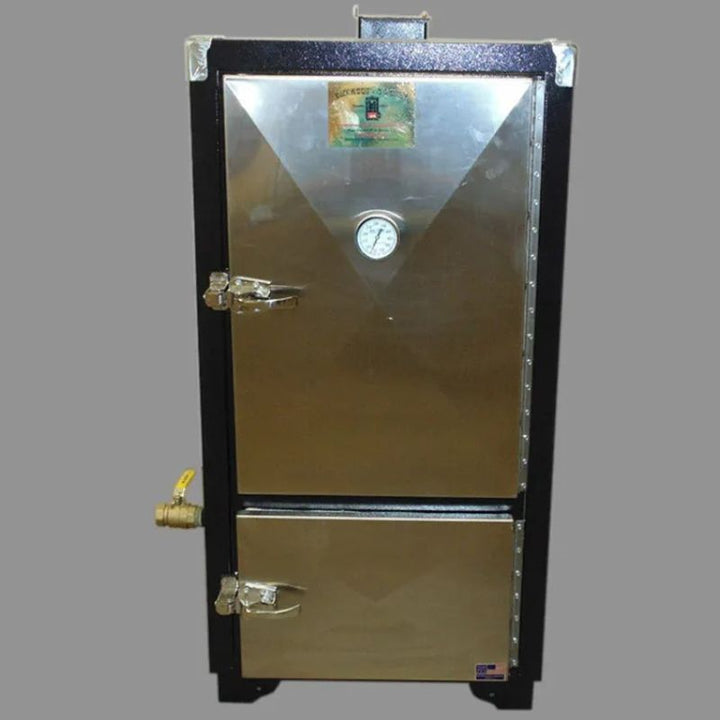 Backwoods Smoker G2 Competitor charcoal smoker front
