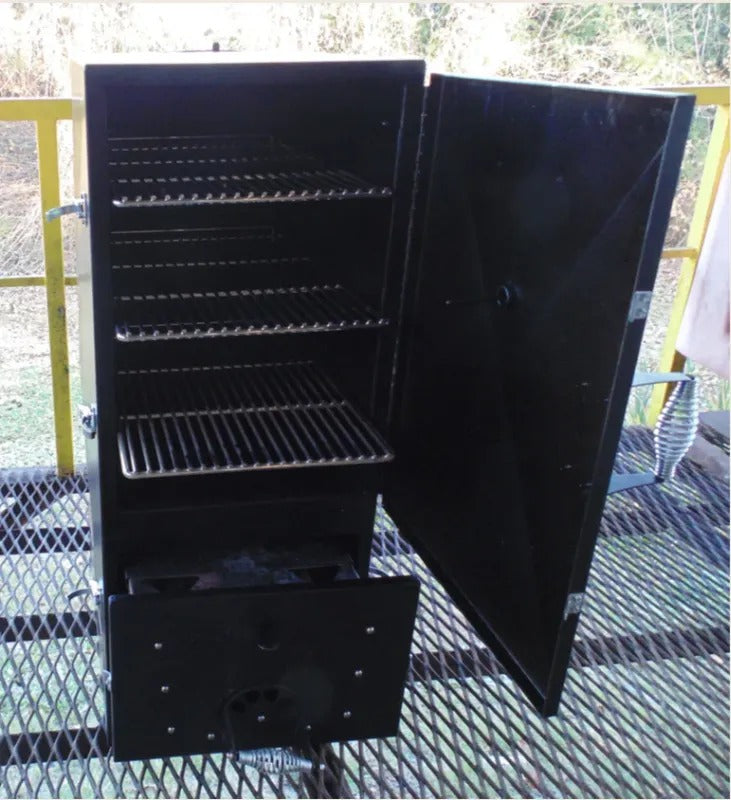 Backwoods Smoker Gladiator charcoal dry smoker interior