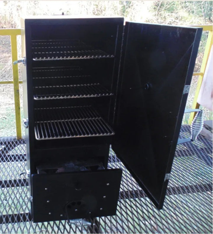 Backwoods Smoker Gladiator charcoal dry smoker interior
