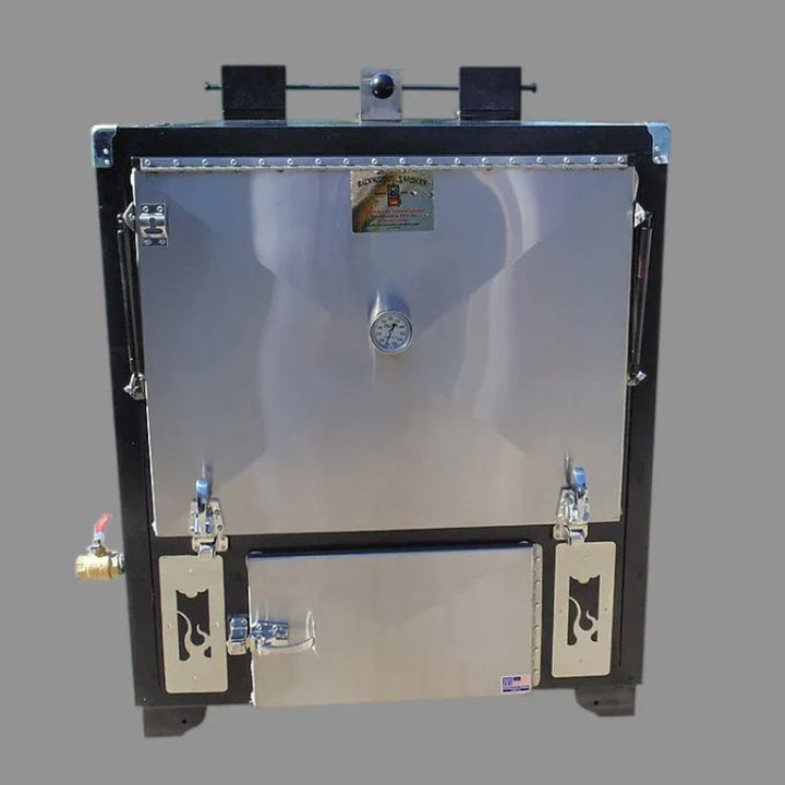 Backwoods Smoker Piglet Plus charcoal smoker single door front