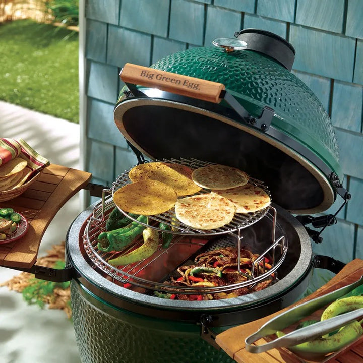 Big Green Egg with EGGspander fajitas 3 tiers cooking