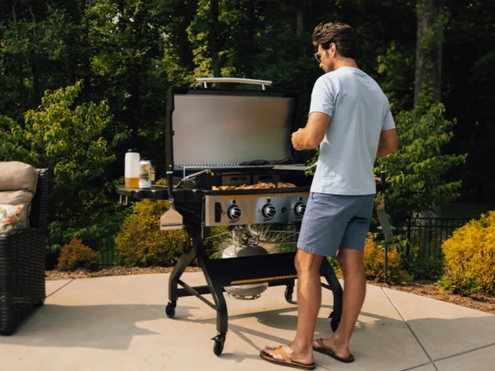 Cooking on deck with Halo Elite4B Outdoor Griddle