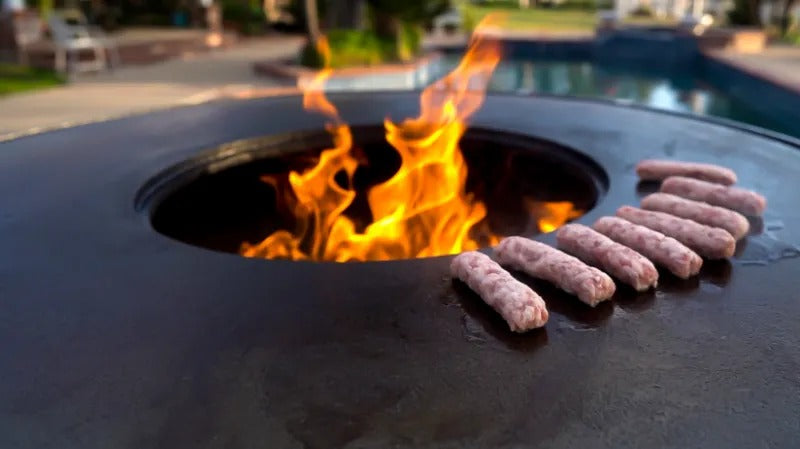 A Mojave Grill frying up sausages in the morning.