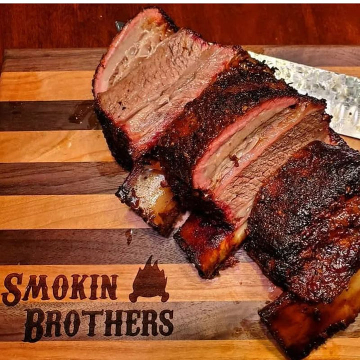 Smokin Brothers Cutting Board cut of Juicy meat
